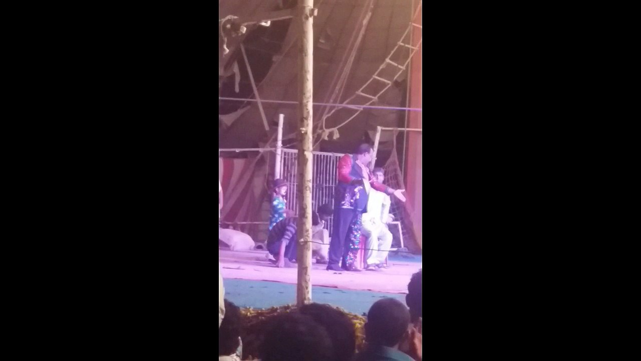 Lucky Irani Circus In Mandibahauddinلکی ایرانی سرکس