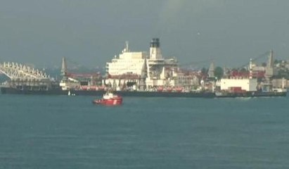 444 metrelik dev gemi Boğaz'dan geçiyor
