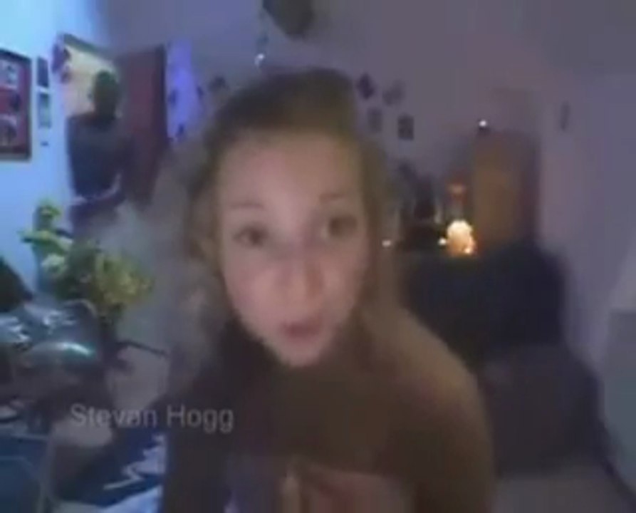 Une femme est prise en flagrant délit en publiant cette vidéo