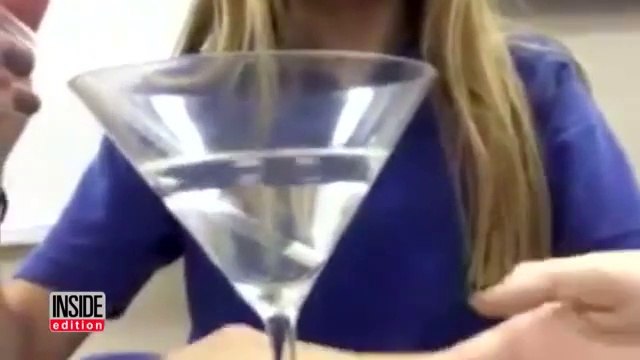 Une paille qui detecte les drogues dans votre verre - Smart straw