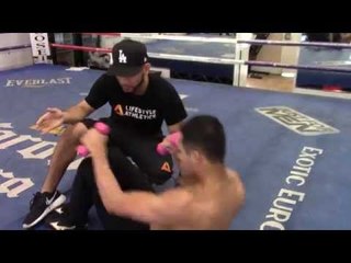 juan funez working on his abs and punches - EsNews Boxing