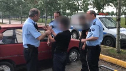 Yurttan Kaçan İki Çocuk Çaldıkları Paraları Sayarken Yakalandı