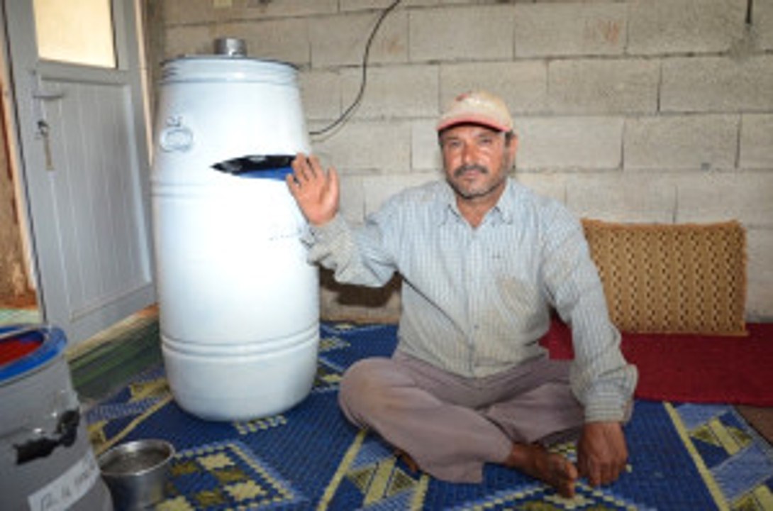 Tarım İşçileri Elektrikli Süpürge ve Fıçıdan Klima Yaptı