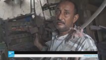 يمني يتحدث عن ضربة جوية أصابت منزله