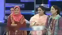 ramadaan show mein waseem akram aur Shoiab Akhtar ne Aamir Liaqat ka record toar dala, dono ne milakar teen admion ko ai