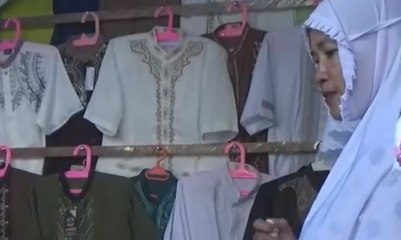 Pedagang Busana Muslim Musiman Raup Untung Besar