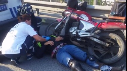 TEM Otoyolu’nda Motosiklet Polis Aracına Çarptı