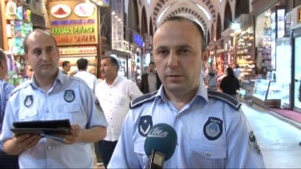 İbb Zabıtasından Tarihi Mısır Çarşısında Fiyat Etiketi Denetimi