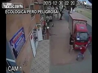 LiveLeak - Bike Rider Never Sees It Coming