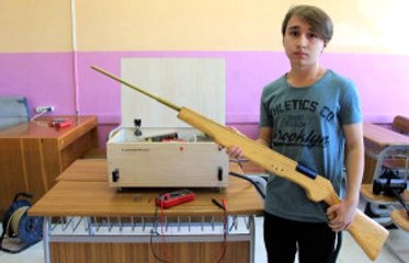 Liseli Genç 'Elektromanyetik Silah' Tasarladı
