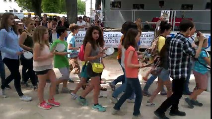 Semur-en-Auxois : le défilé avant la Course de la Bague