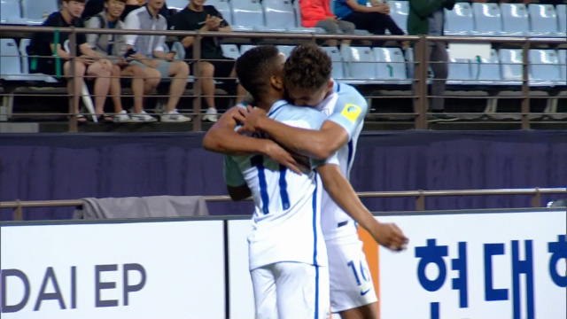 Double from Everton's Lookman sends England into quarters