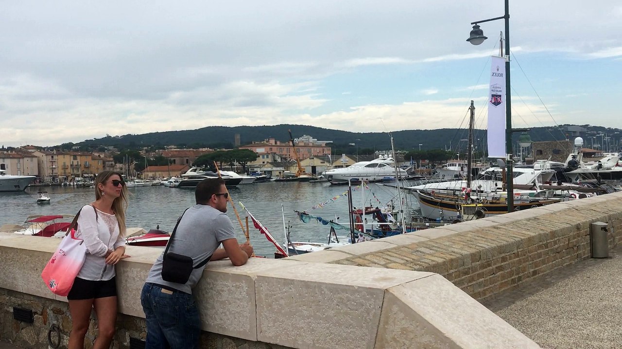Le "Sailing Yacht A", plus grand yacht à voile privé du monde, au large de Saint-Tropez
