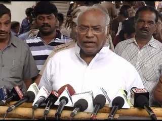 Mallikarjun Kharge Talks About Death Of Parvathamma Rajkumar