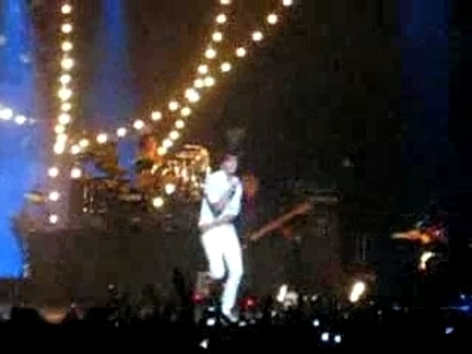 Mika - How much - Concert Zenith Paris 11.10.07 - New album