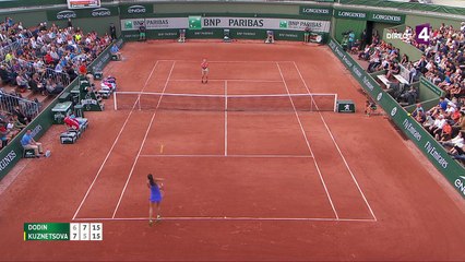 Roland-Garros 2017 : Océane Dodin est partout sur le court, incroyable ! (6-7, 7-5)