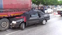 Otomobil Kırmızı Işıkta Bekleyen Tır'a Arkadan Çarptı: Kazada Anne ve 3 Yaşındaki Oğlu Hayatını...