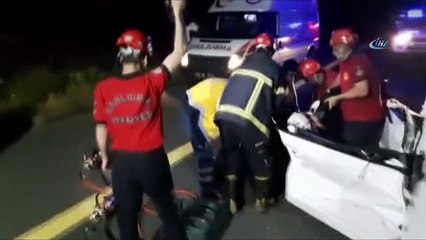 Otomobil Tıra Çarptı: 1 Ölü, 1 Yaralı