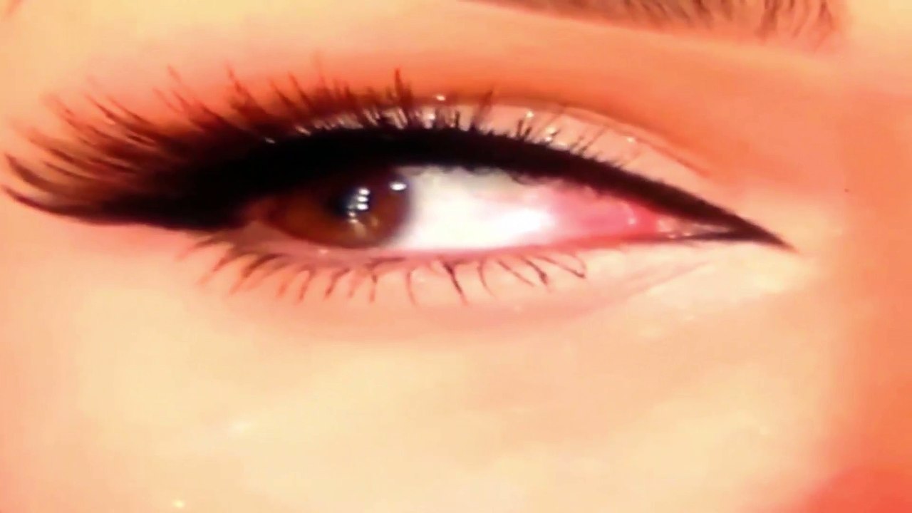 EYE MAKE-UP    -   MAQUILLAJE DE OJOS