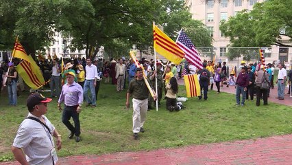 Encontro sob protestos
