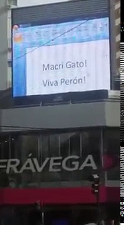 Hackean Pantalla de Fravega Macri