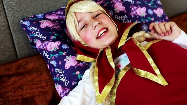 Играем в доктора Машкины страшилки Маша и Медведь Страшно аж жуть Masha and the Bear часть