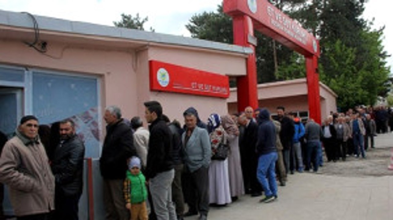 Et ve Balık Kurumu�nda Ucuz Et Kuyruğu Dailymotion Video