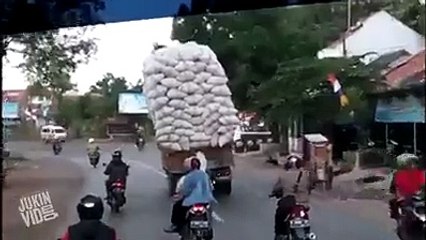 funny videos that make you laugh so hard you cry