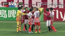 Jeju United (Korea) player elbowed at Urawa Reds (Japan) player