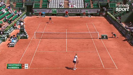 Roland-Garros 2017 : La petite douceur d’Alison Van Uytvanck (4-3)
