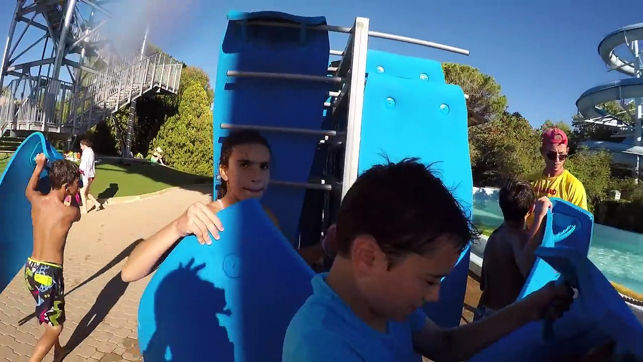 VLOG - GROSSE FRAYEUR au PARC AQUATIQUE AQUALAND - Toboggans Aquatiques Adrénaline