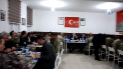 Vali Azizoğlu, Mehmetçikle İftar Açtı