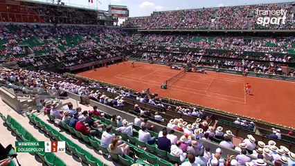 Roland-Garros 2017 : Stan Wawrinka écoeure Dolgopolov (6-4, 4-3)