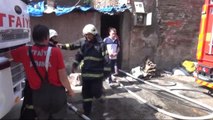 Adana Yangın Çıkan Hamamda Yıkanan Kadınlar Kendilerini Dışarı Attı