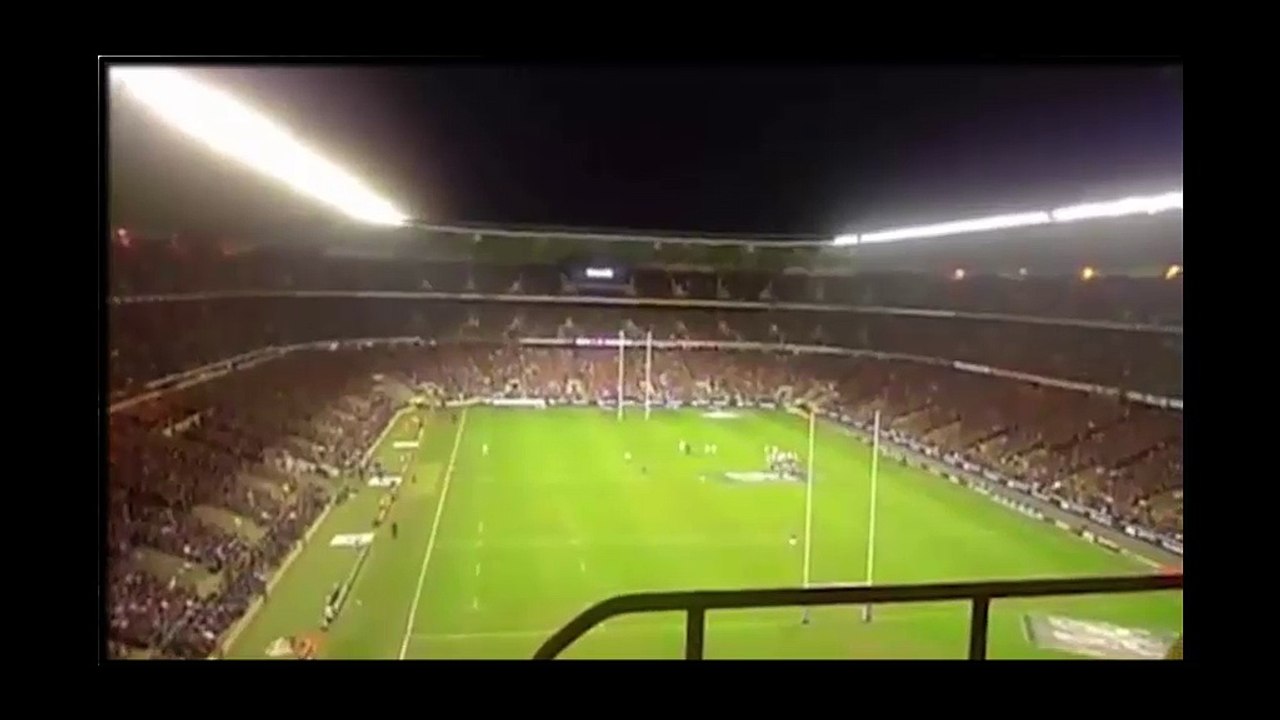 England rugby fans belt out 'swing low, sweet chariot' in unison