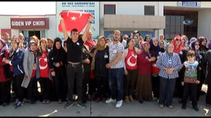 Şehit Annesi: "Şerefsizler Sevinmesin, 10 Tane Daha Gökhan Gelecek"