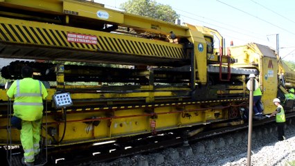 Remplacement des traverses sur la ligne 165 à Baranzy