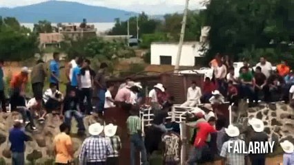 EN İLGİNÇ VE EN KOMİK HAYVAN SALDIRILARI