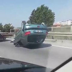 Download Video: Comment on remorquage une voiture accidentée en Albanie