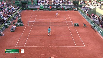 Roland-Garros 2017 : Le coup de génie de Gasquet qui déroule son tennis ! (5-0)
