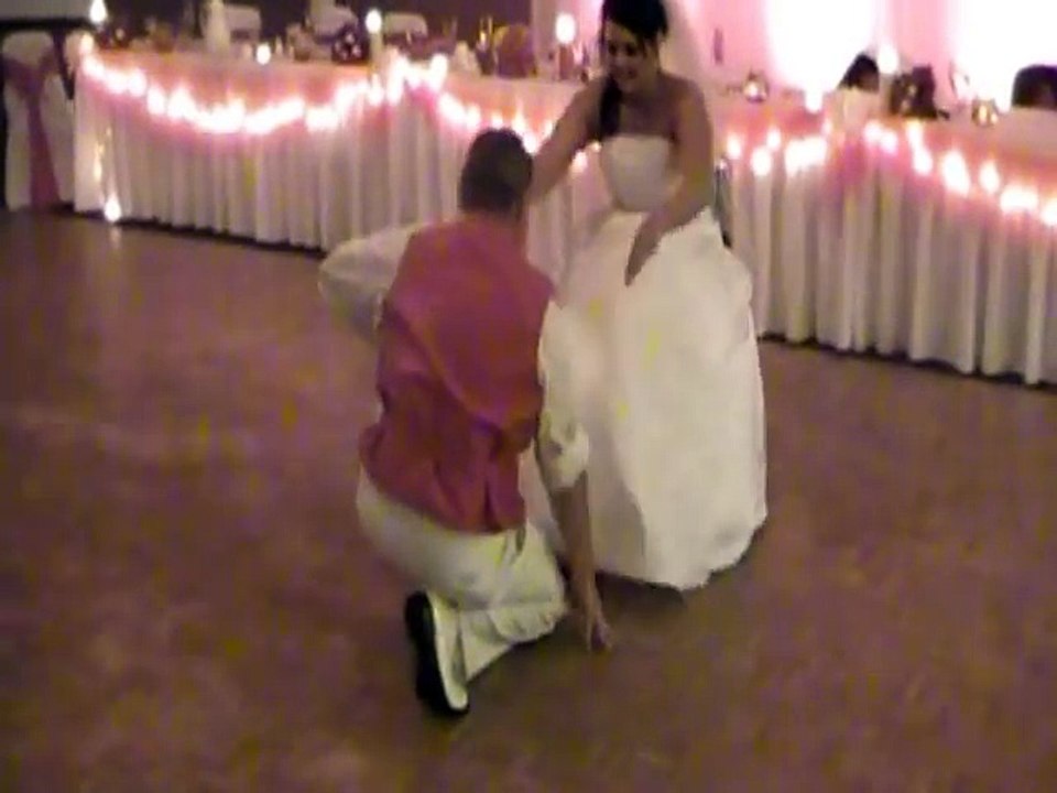 Lady removal wedding,--Hd