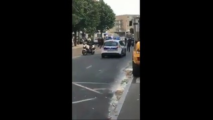 Des policiers tire au flash-ball sur des mineurs a Vitry-sur-Seine.