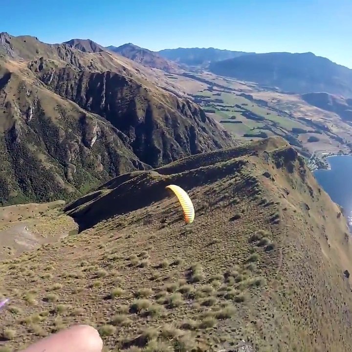Speedflyers capture incredible views during flight in Wanaka