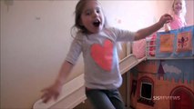 Elsa Toddler Gingerbread House Crushed! 324234werElsa A Beautiful House & It Gets Smas