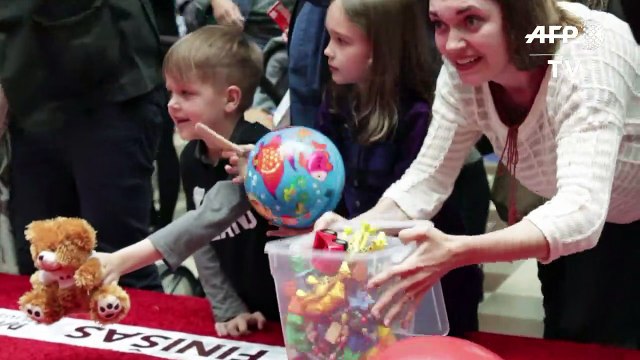 Les bébés lituaniens rivalisent à quatre pattes