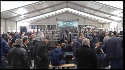 Dita 2- Vijon protesta e PD për qeveri teknike, qytetarët kaluan natën në çadër