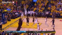 Kevin Durant enrhume LeBron James et part au dunk