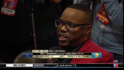 Un flirt avec Rihanna ? Kevin Durant et Stephen Curry font bien rire la presse