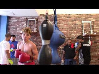 juan funez killing the heavybag after sparring lil za and steve fernandez - EsNews