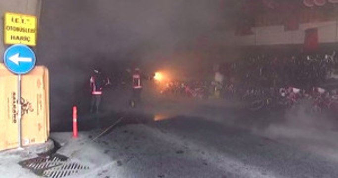 Fatih'teki Haşim Işcan Geçidi'nde Yangın